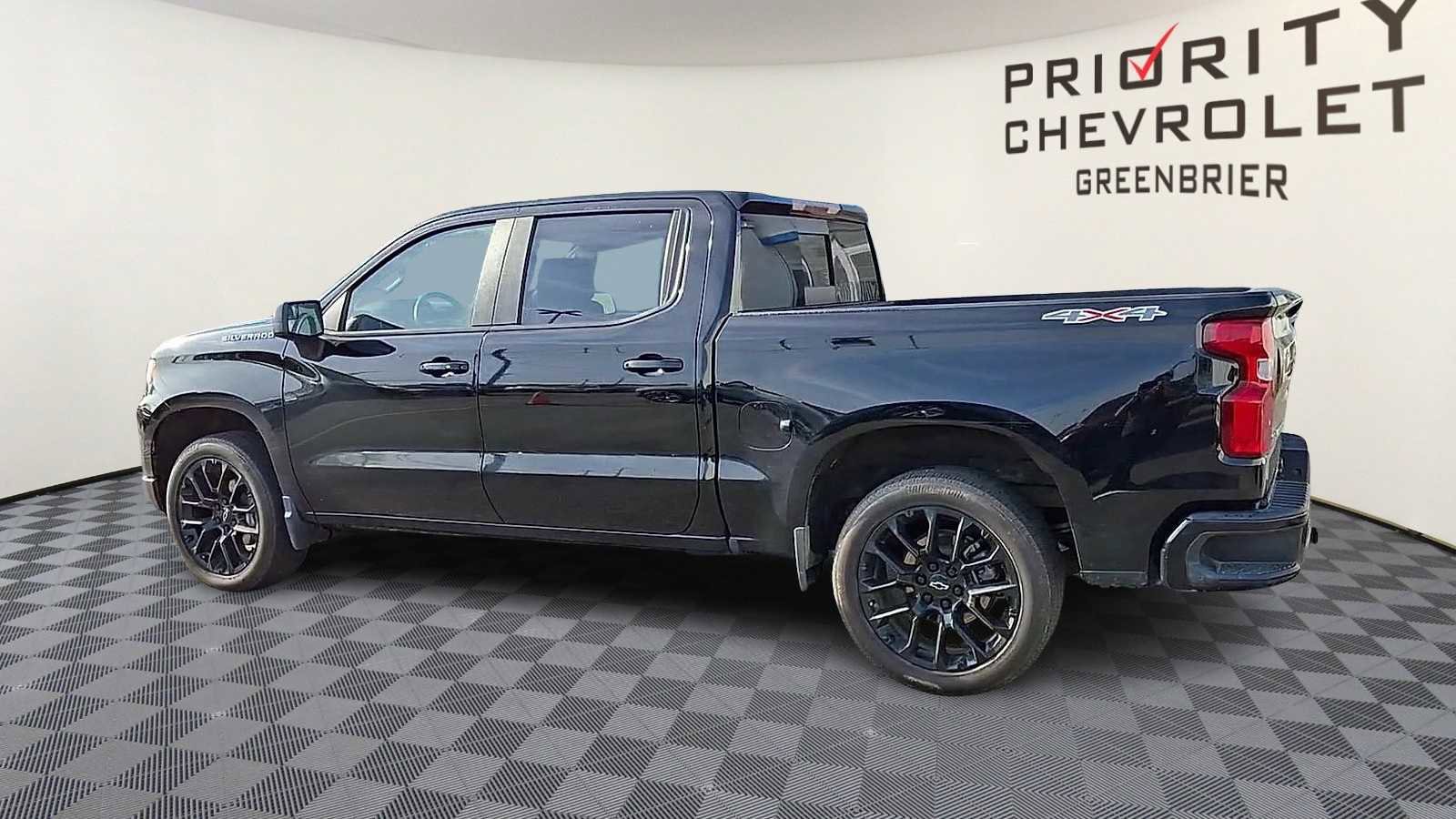 Used 2024 Chevrolet Silverado 1500 RST w/ Convenience Package II image 6