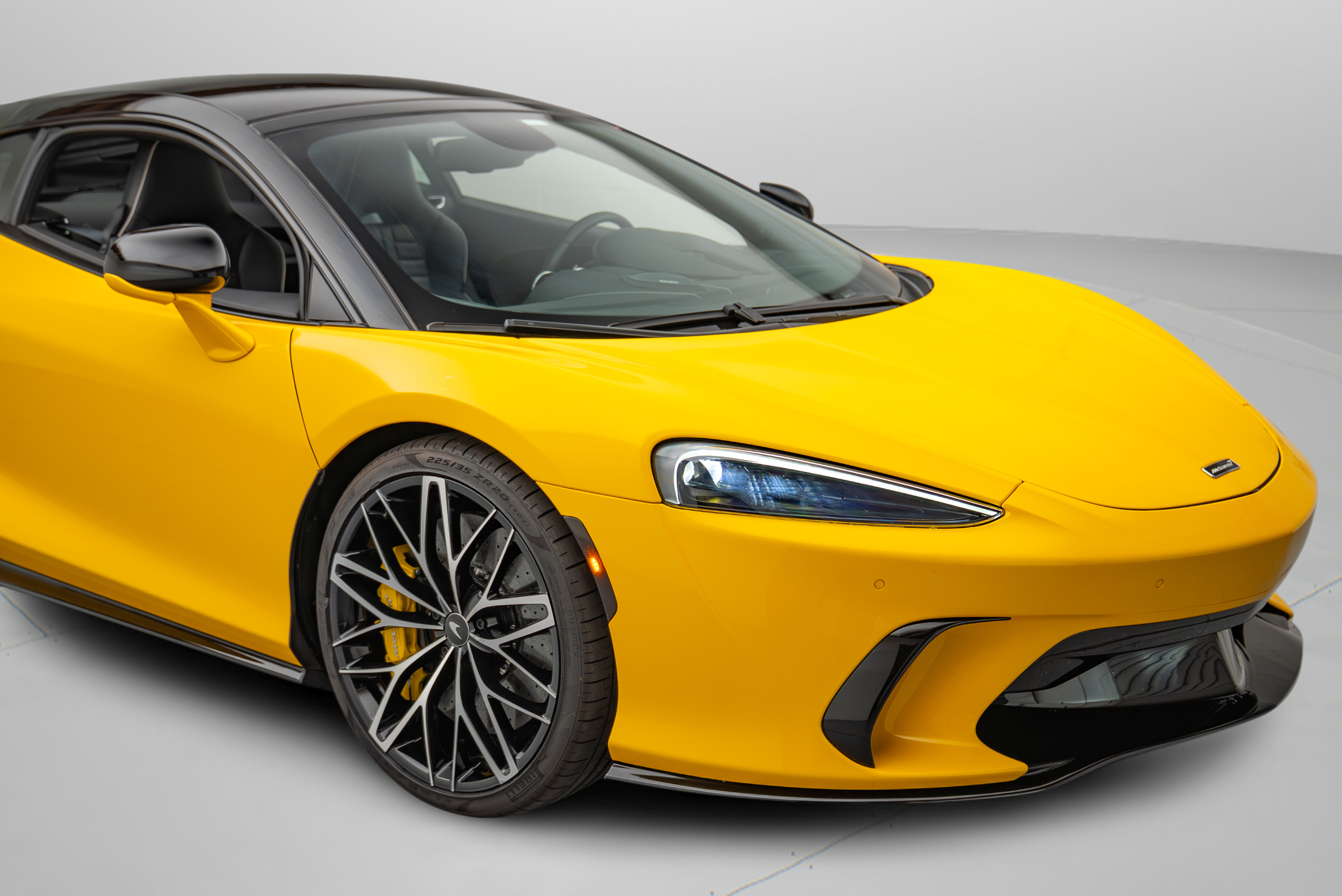 Used 2025 McLaren GTS RWD image 30