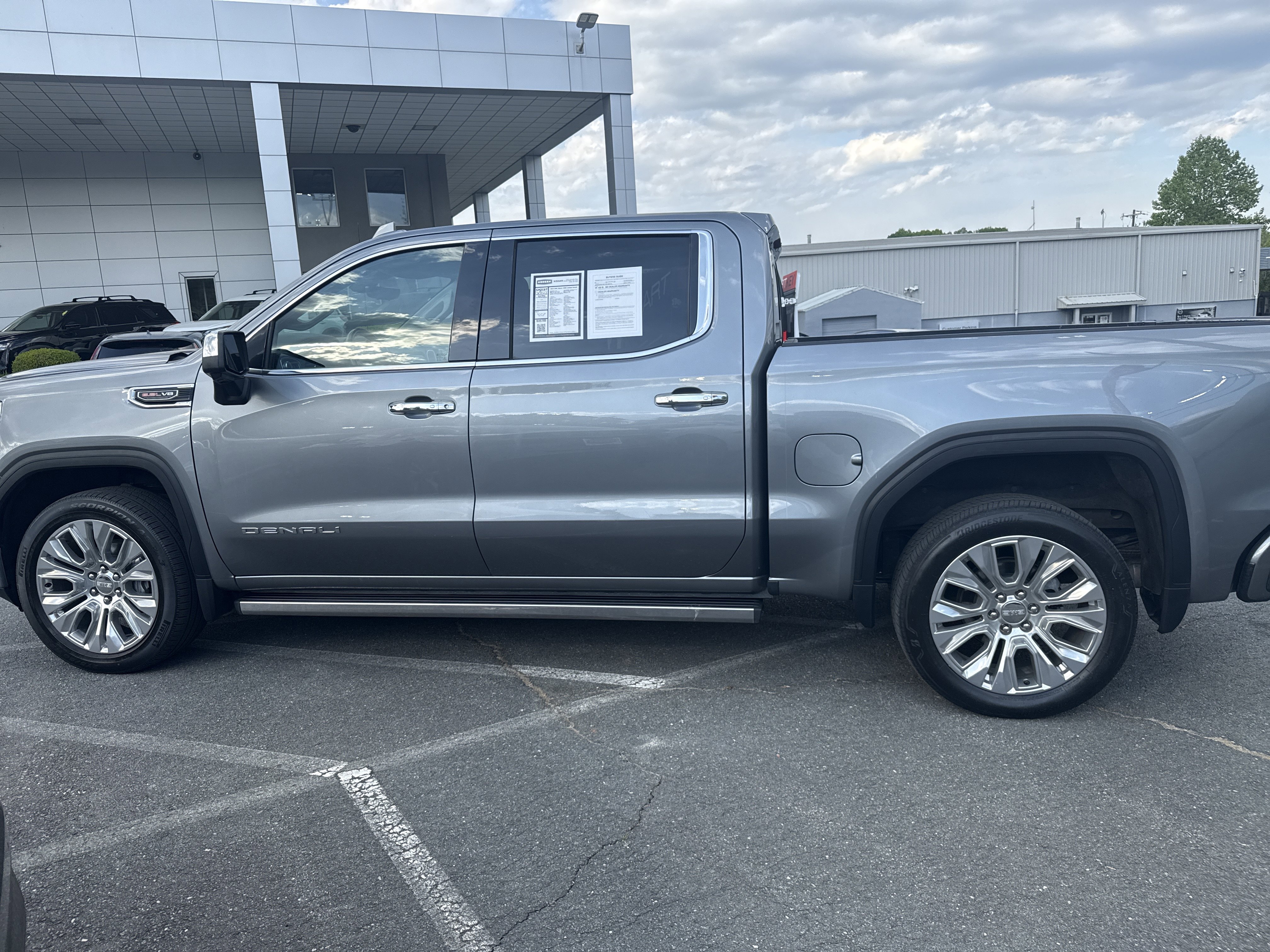 Used 2022 GMC Sierra 1500 Denali w/ Denali Reserve Package AWD/4WD image 36