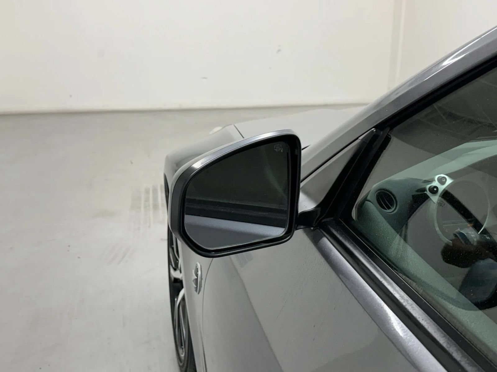 Used 2019 Nissan 370Z Touring Sport RWD image 31