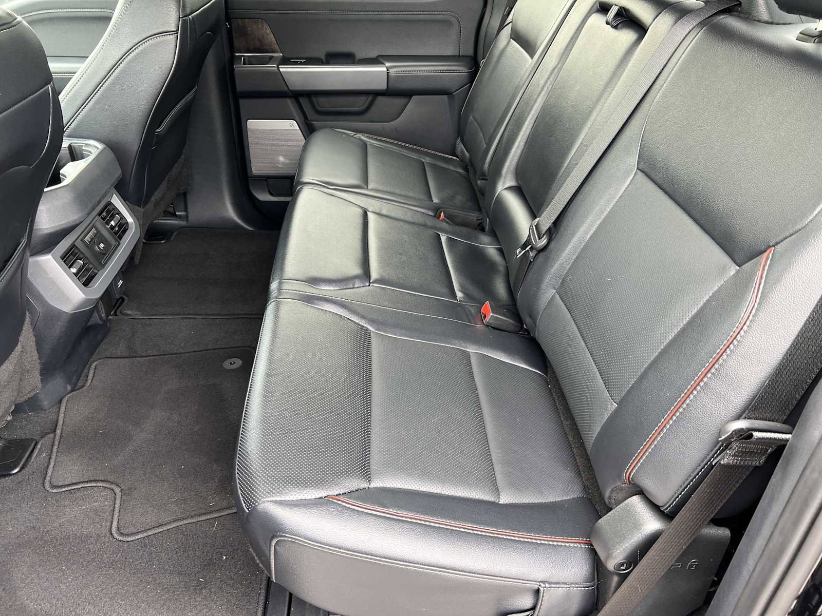 Used 2024 Ford F350 Lariat w/ Chrome Package AWD/4WD image 23