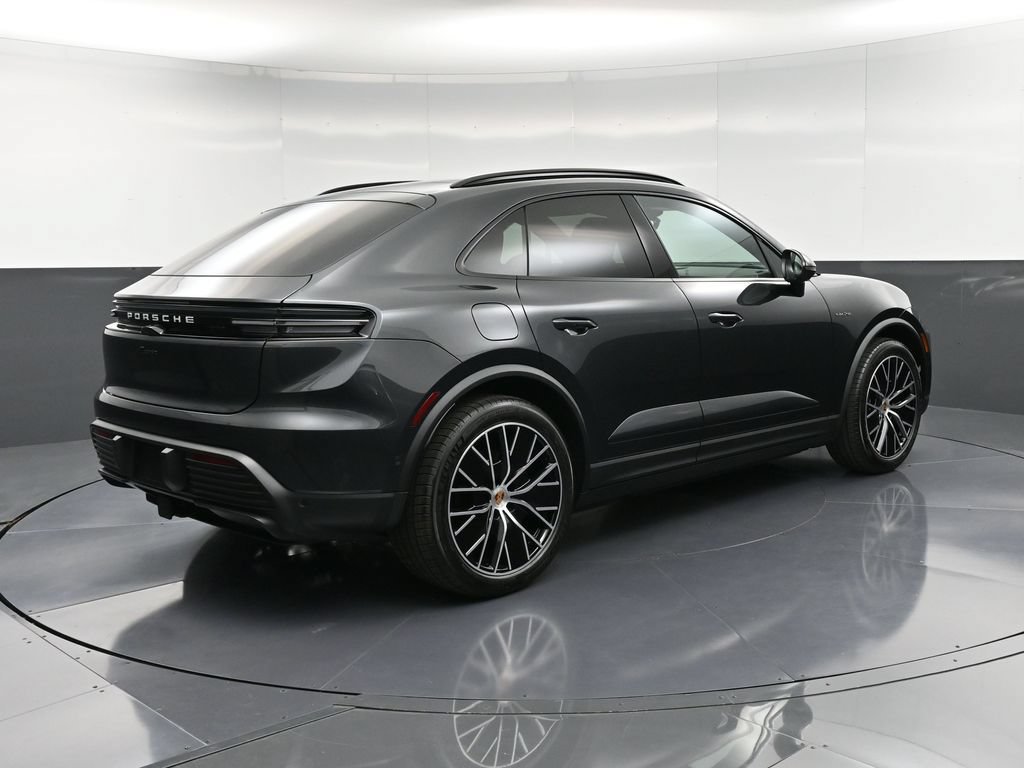 Certified 2025 Porsche Macan Electric RWD image 8