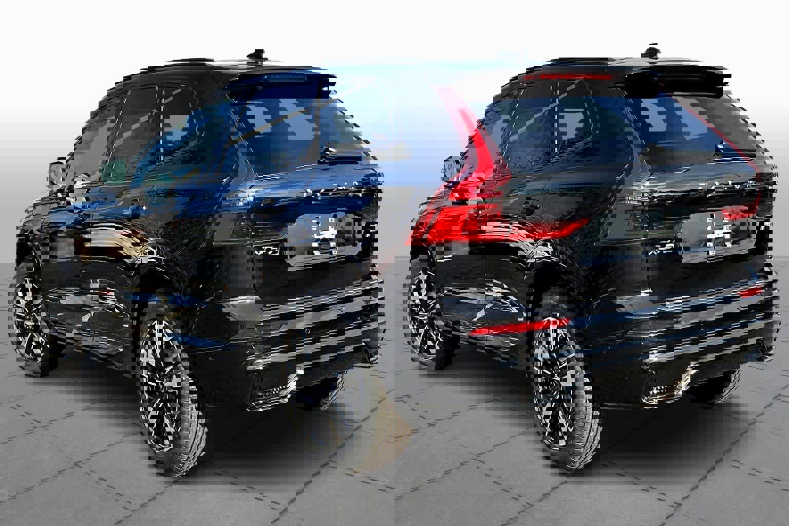 New 2026 Volvo XC60 B5 Plus w/ Protection Package Premier AWD/4WD image 3