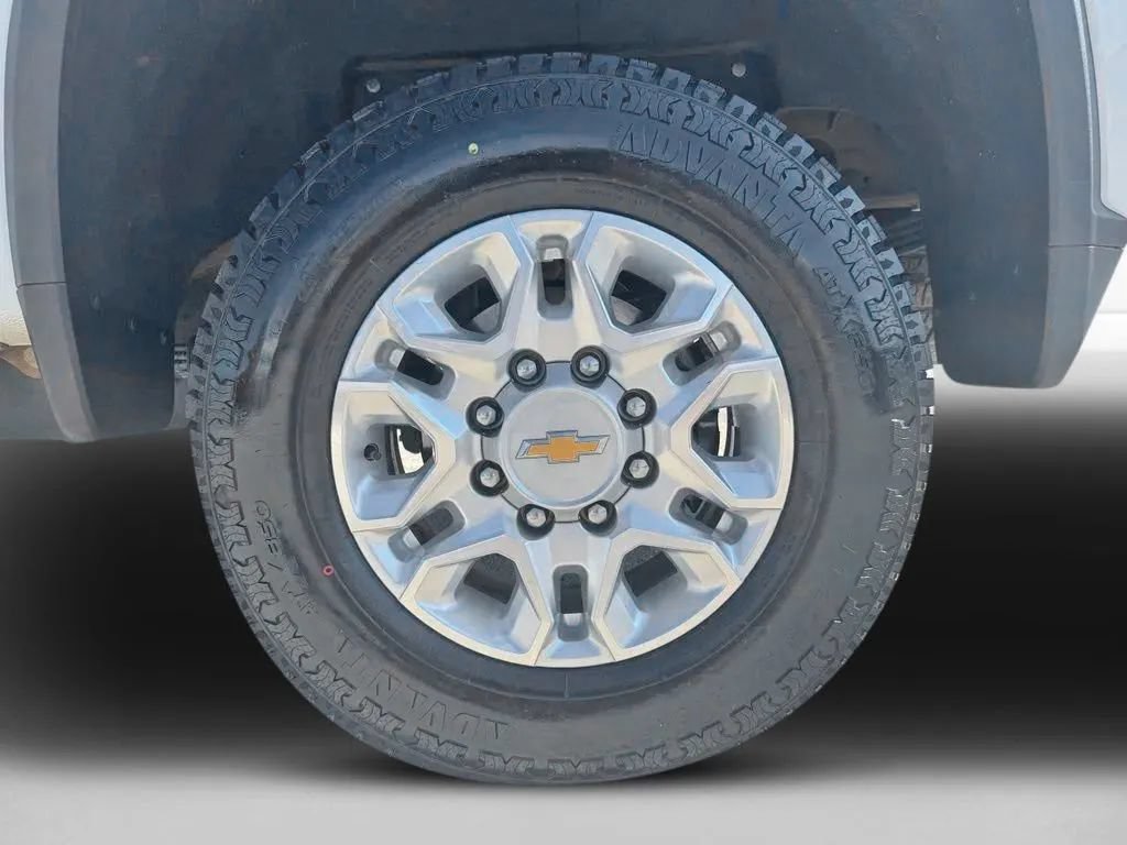 Used 2025 Chevrolet Silverado 2500 LT AWD/4WD image 31