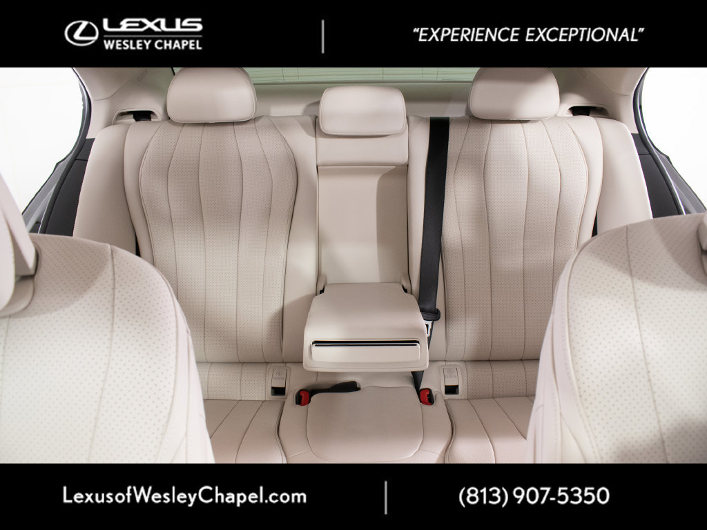 Used 2025 Mercedes-Benz E 350 4MATIC Sedan image 17