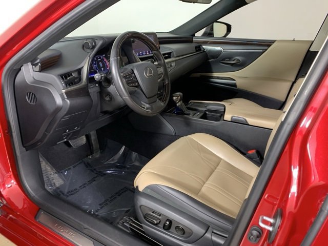 Used 2019 Lexus ES 300h image 35