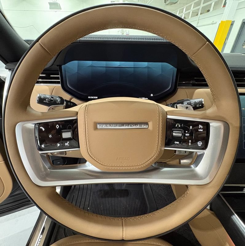 Used 2026 Land Rover Range Rover SE AWD/4WD image 11