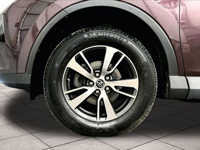Used 2018 Toyota RAV4 XLE AWD/4WD image 8