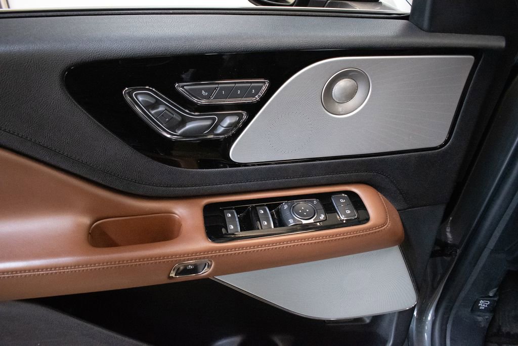 Used 2022 Lincoln Aviator Reserve w/ Equipment Group 201A image 21