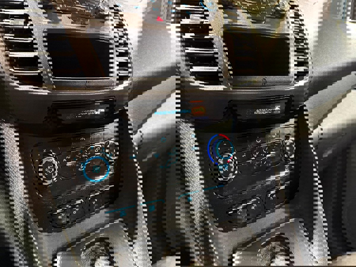 Used 2020 Ford Transit Connect XL image 13