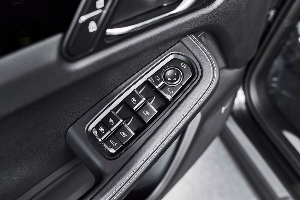 Used 2022 Porsche Macan S AWD/4WD image 19