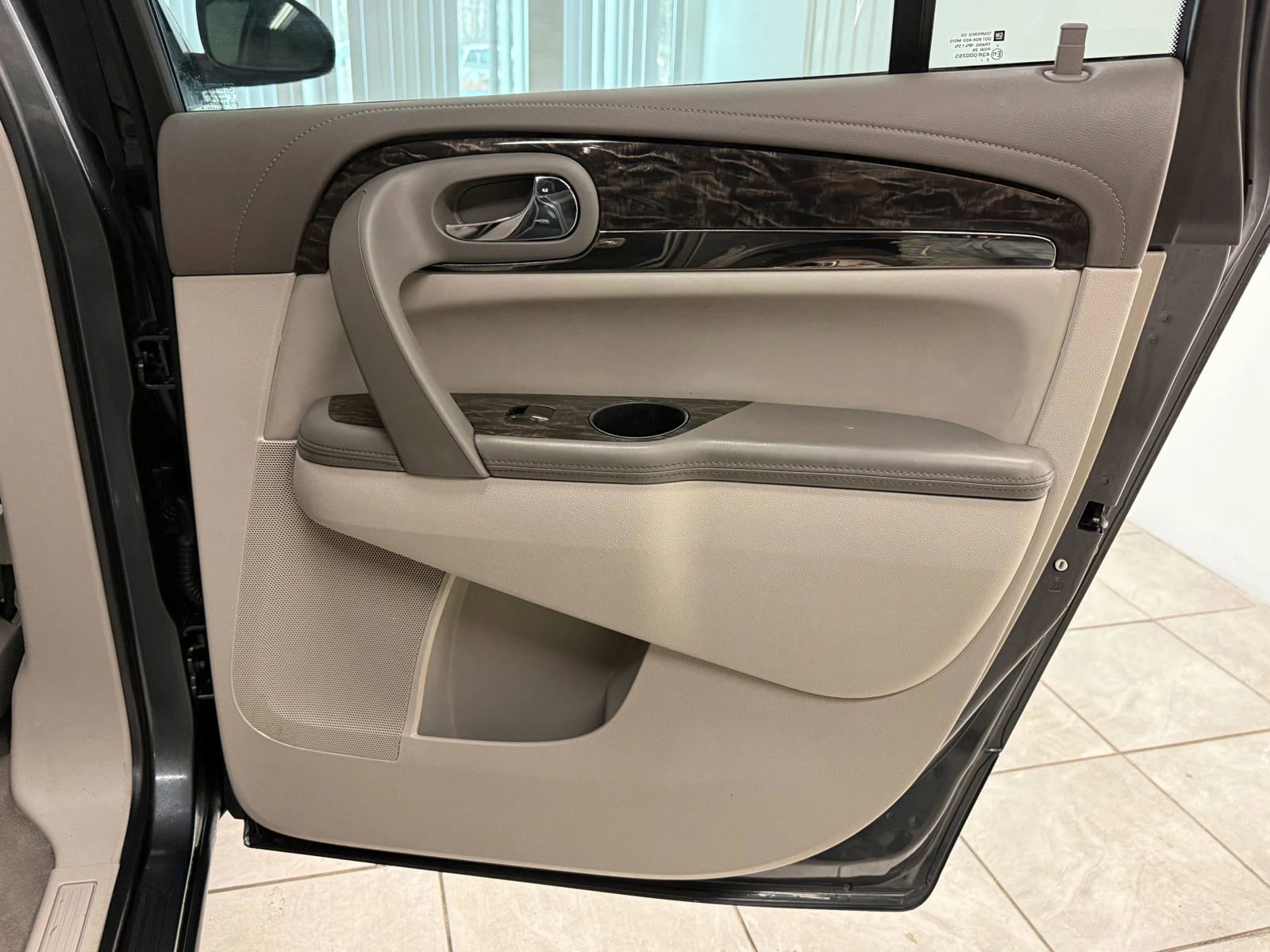 Used 2013 Buick Enclave Leather w/ LPO, Cargo Convenience Pkg image 22