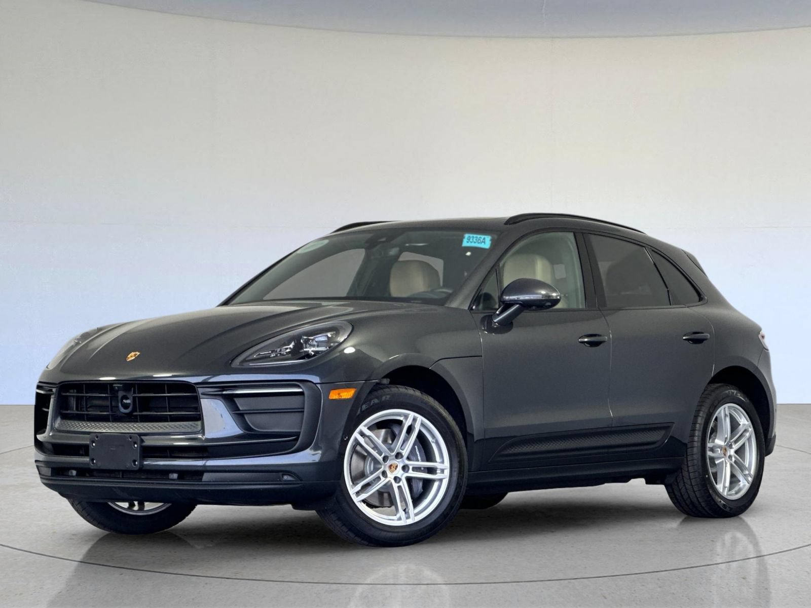 Certified 2023 Porsche Macan AWD/4WD image 1