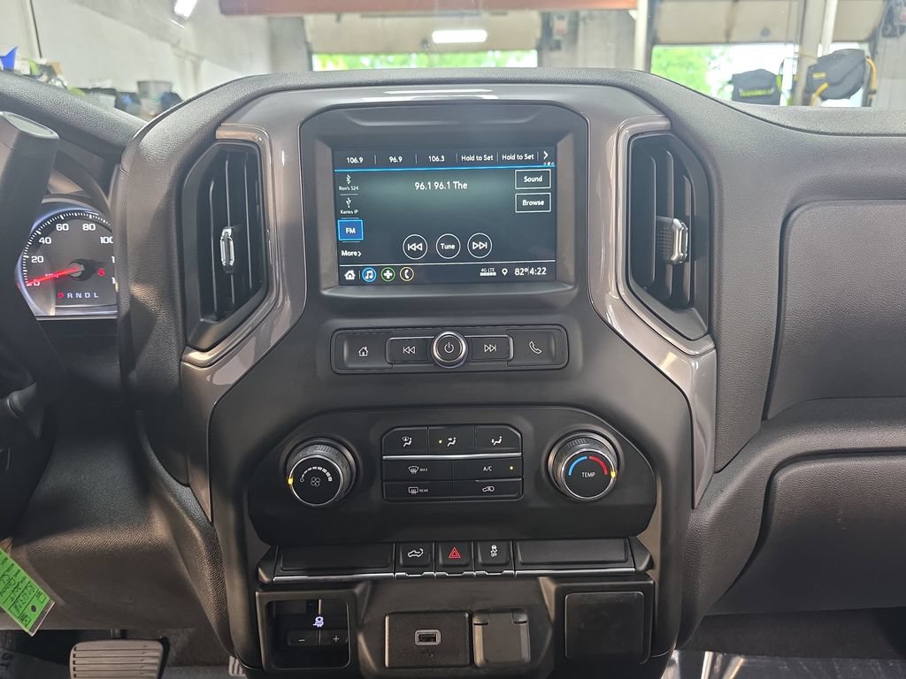 Used 2019 Chevrolet Silverado 1500 Custom w/ Custom Value Package AWD/4WD image 19
