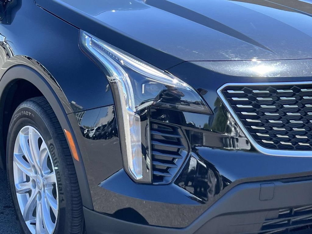 Used 2022 Cadillac XT4 Luxury w/ Cold Weather Package AWD/4WD image 12