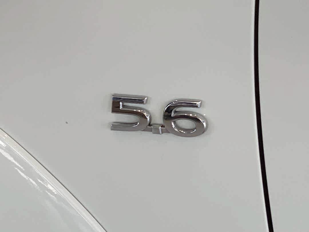 Used 2017 INFINITI QX80 4WD w/ Deluxe Technology Package image 12