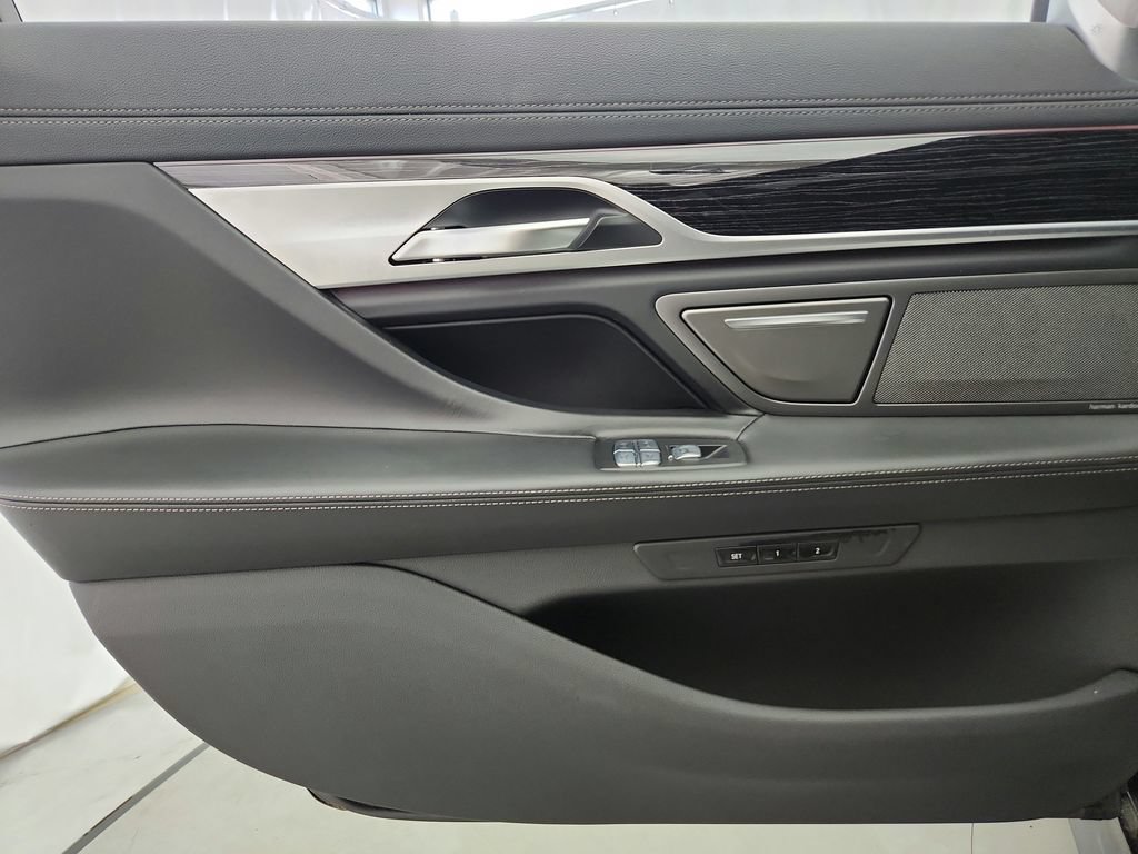 Used 2022 BMW 740i xDrive w/ M Sport Package AWD/4WD image 36