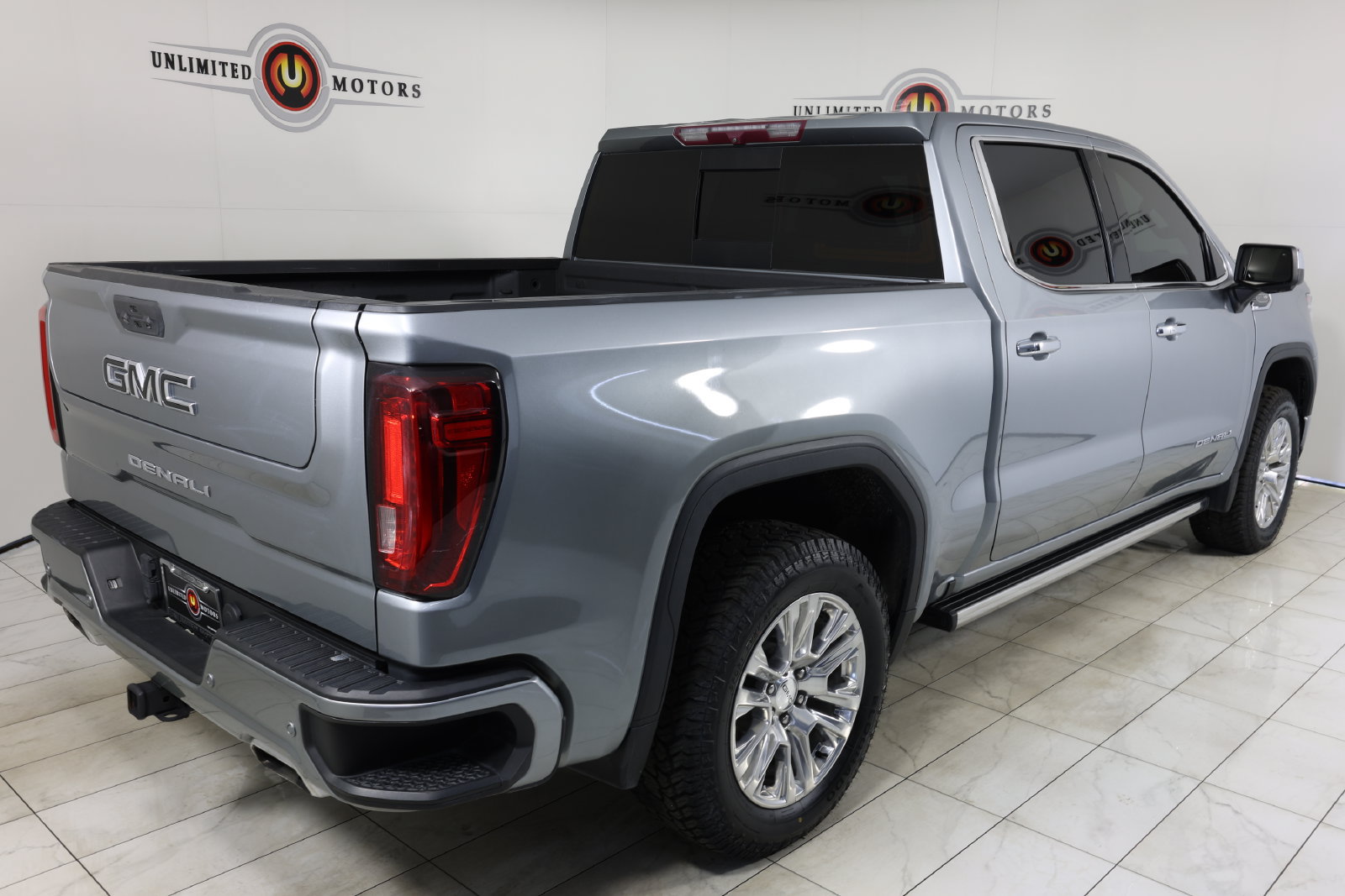 Used 2023 GMC Sierra 1500 Denali AWD/4WD image 3