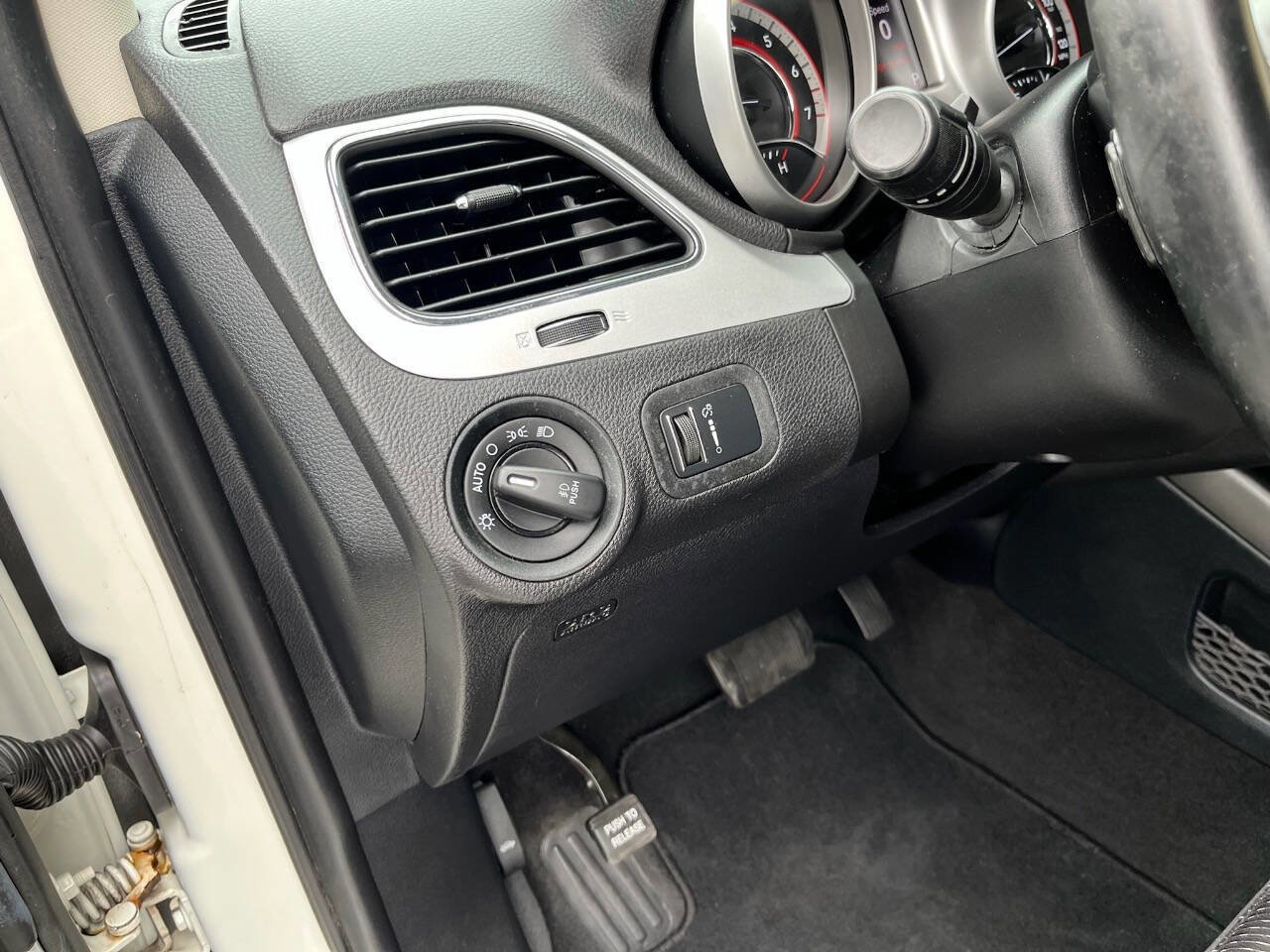 Used 2013 Dodge Journey SXT w/ Flexible Seating Group image 29