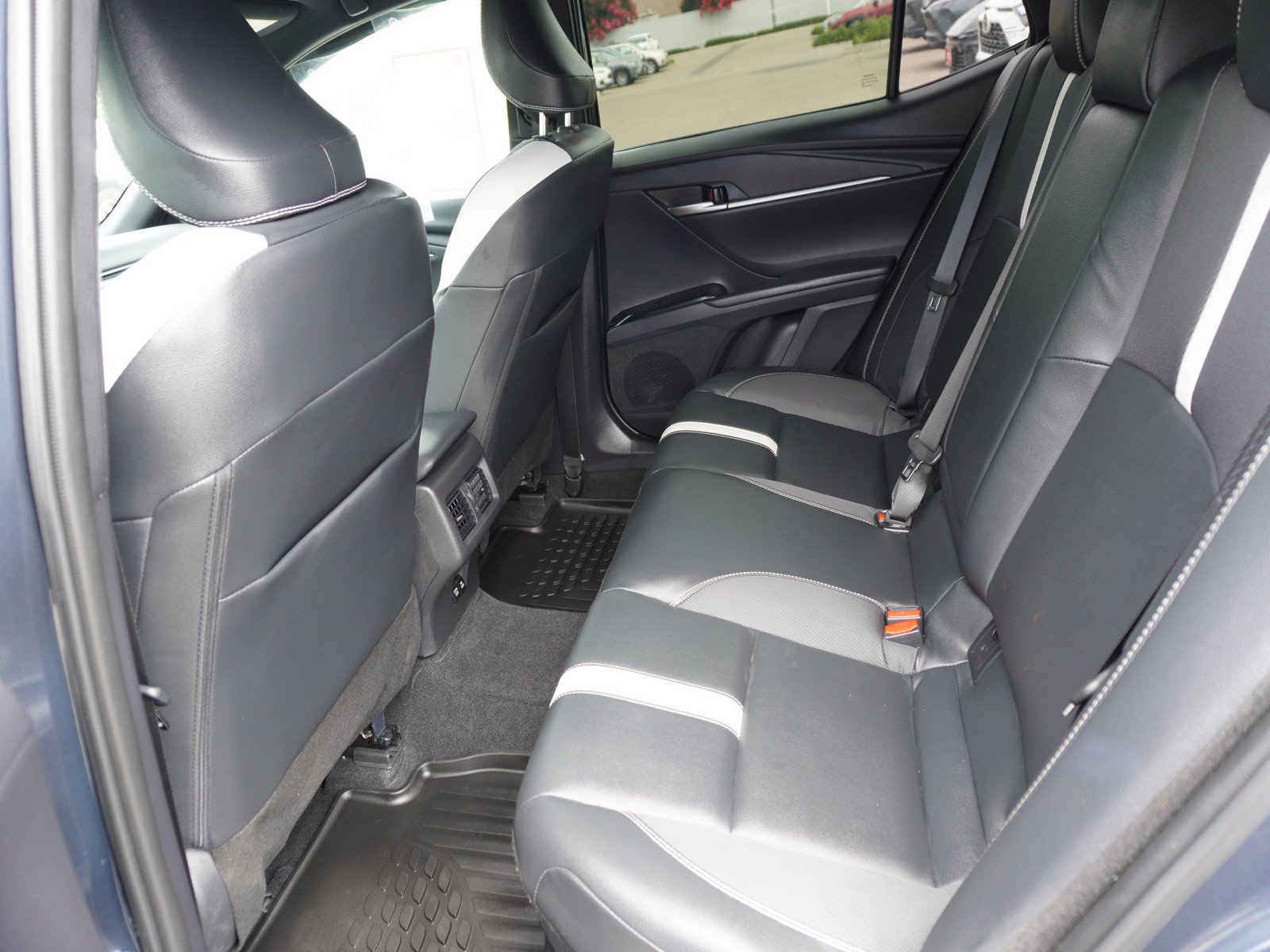 Used 2026 Toyota Camry SE w/ Convenience Package FWD image 13