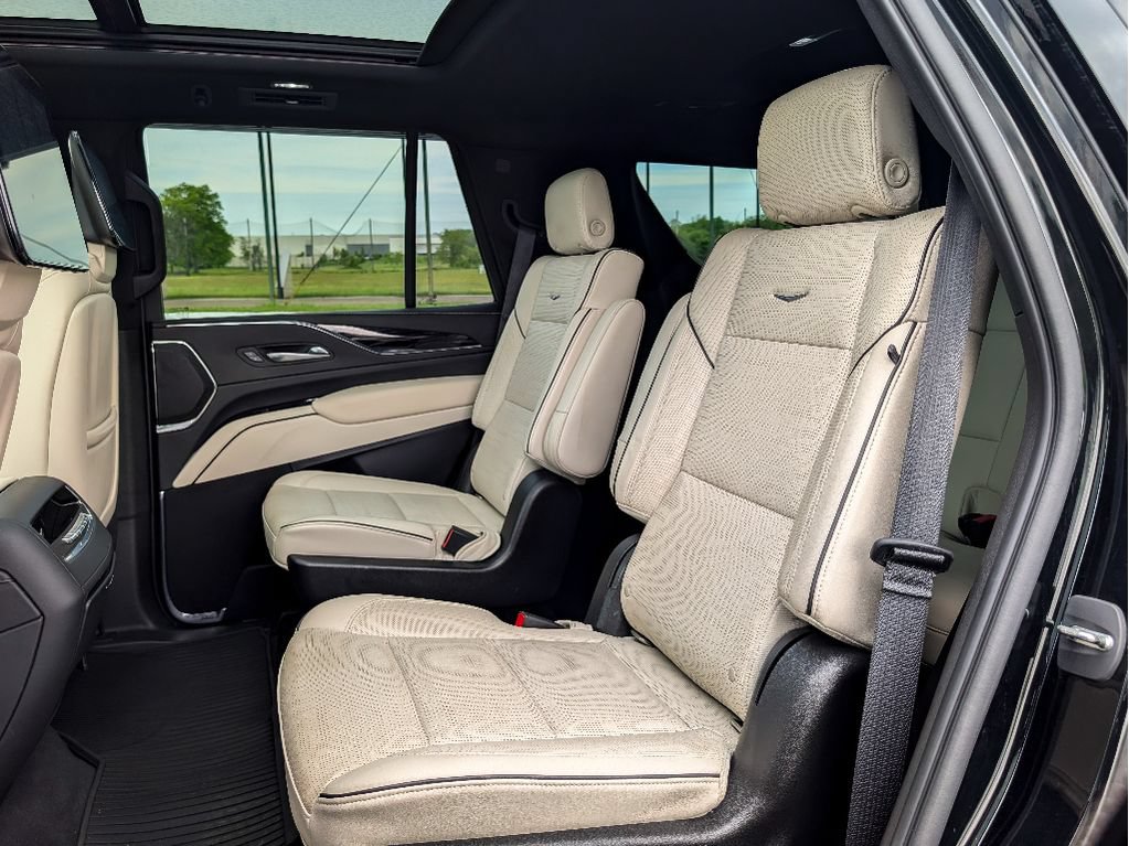 Used 2021 Cadillac Escalade Sport w/ Driver Assist Tech Package AWD/4WD image 15