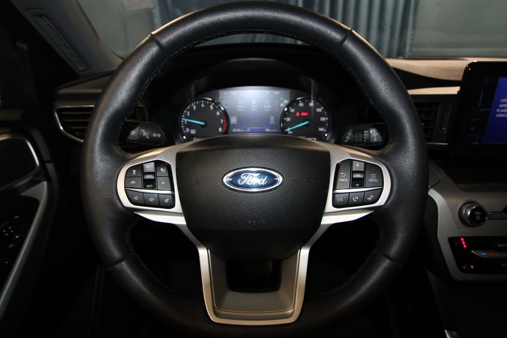 Used 2023 Ford Explorer XLT w/ Equipment Group 202A image 11