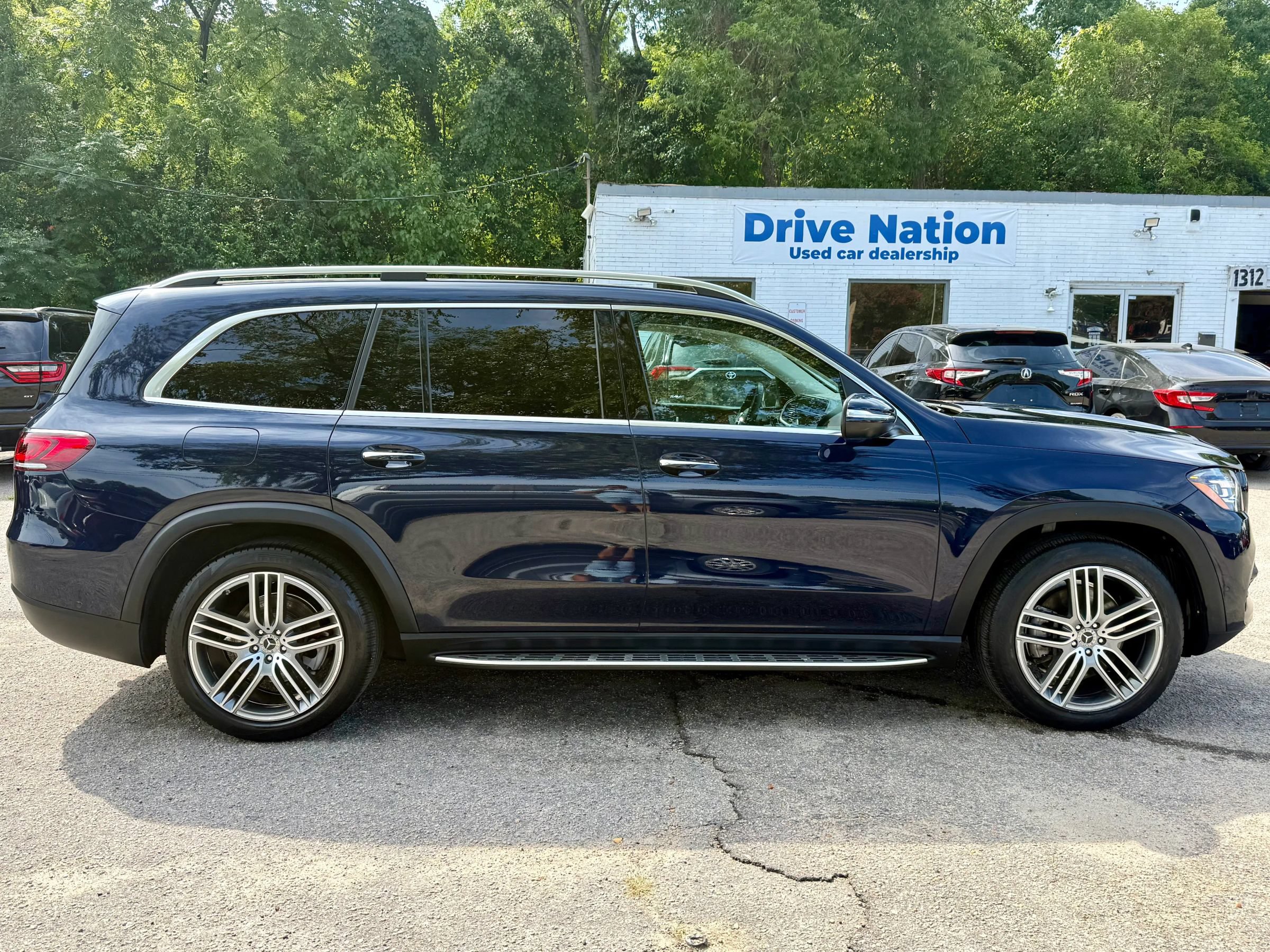 Used 2022 Mercedes-Benz GLS 450 4MATIC image 4
