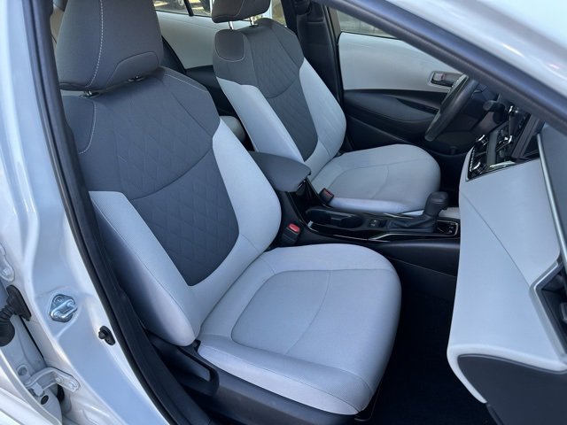 Used 2022 Toyota Corolla LE image 11