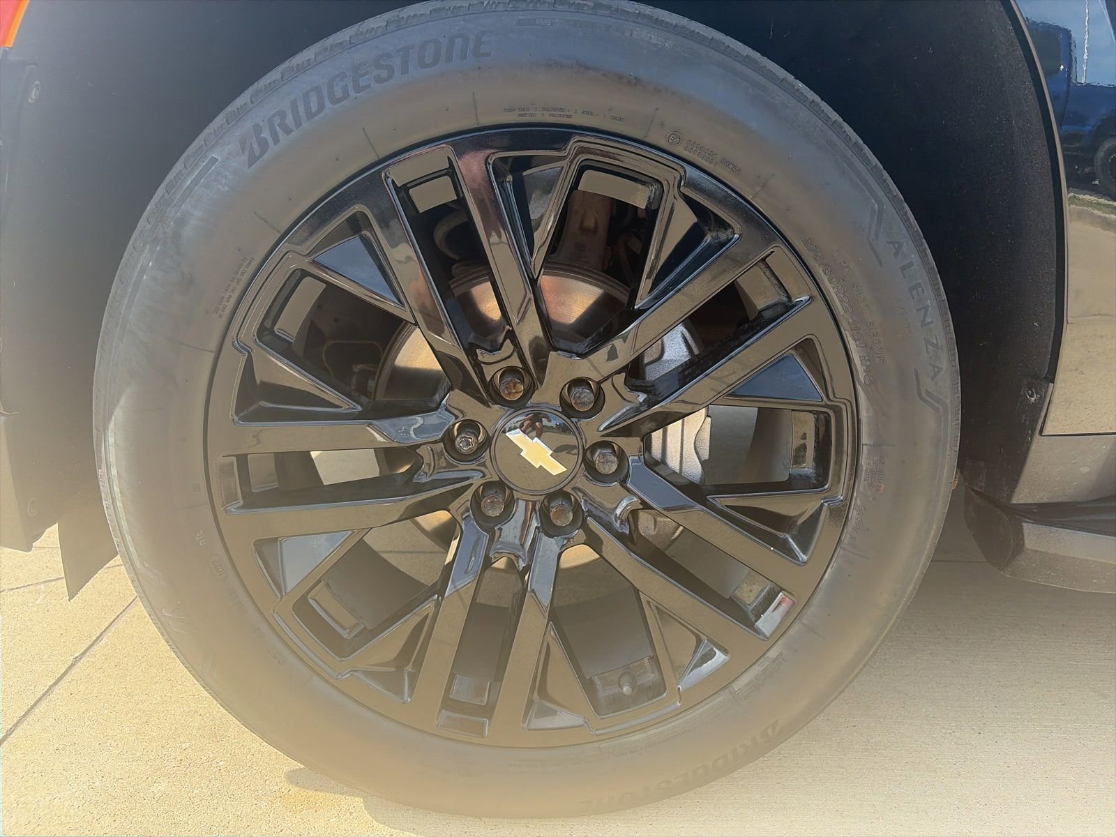 Used 2021 Chevrolet Suburban Premier w/ Premium Package image 9