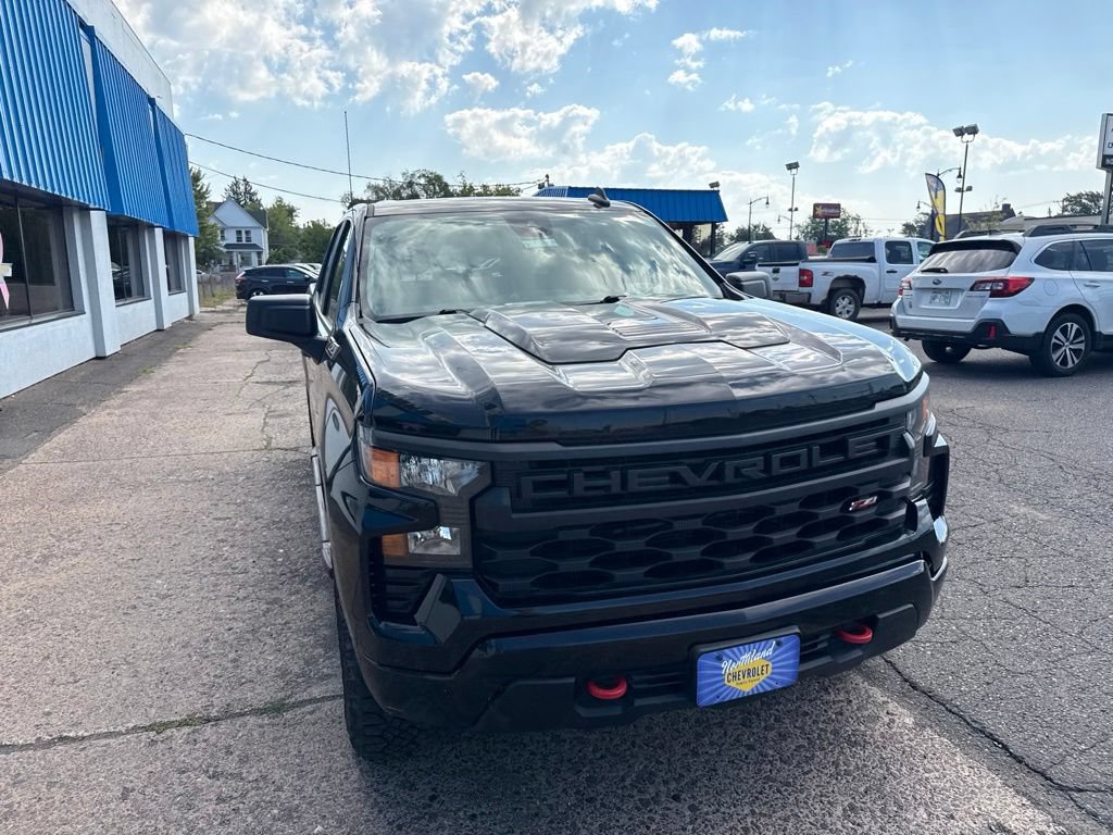 Used 2022 Chevrolet Silverado 1500 Custom Trail Boss w/ LPO, Dark Essentials Package AWD/4WD image 4
