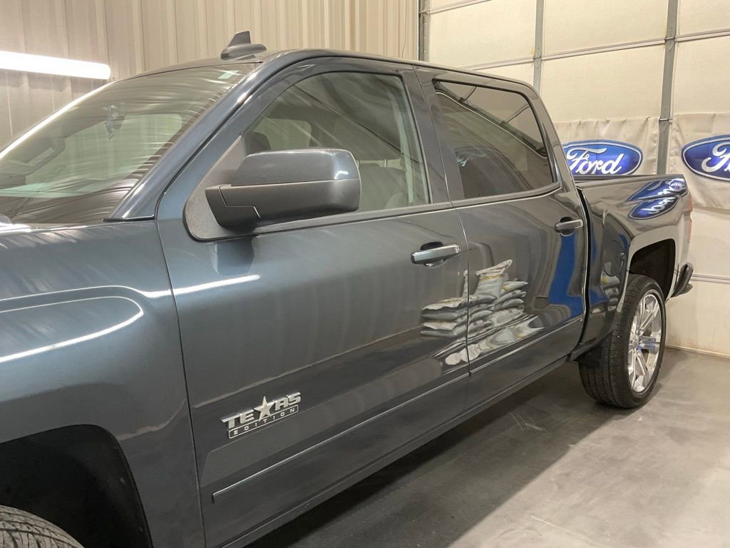 Used 2018 Chevrolet Silverado 1500 LT w/ Texas Edition image 5