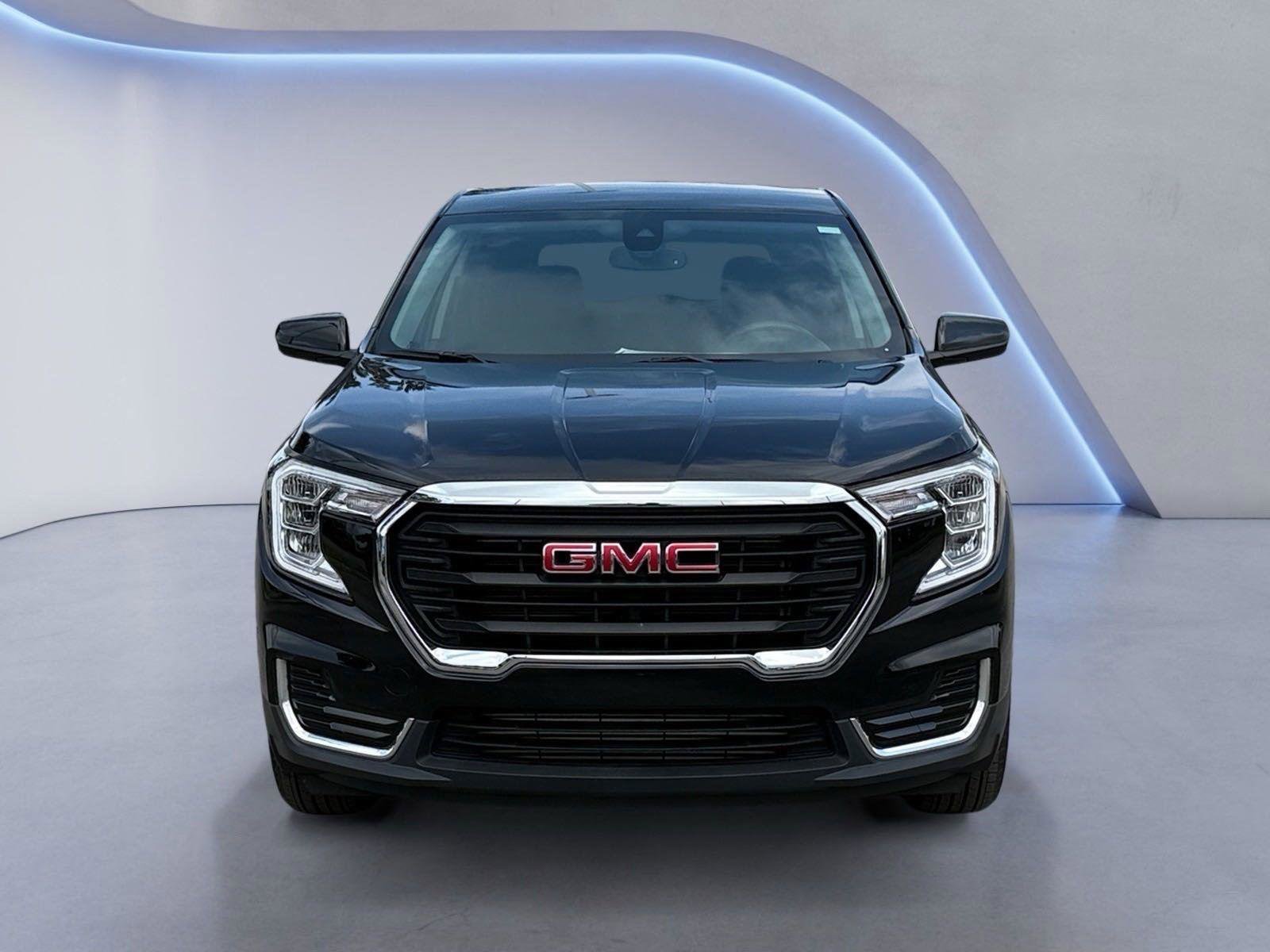 Used 2024 GMC Terrain SLE image 8