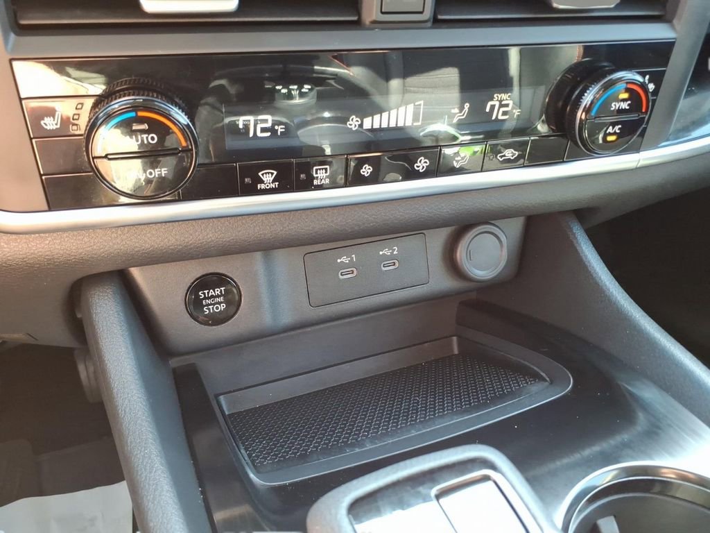 Used 2025 Nissan Rogue SV image 22