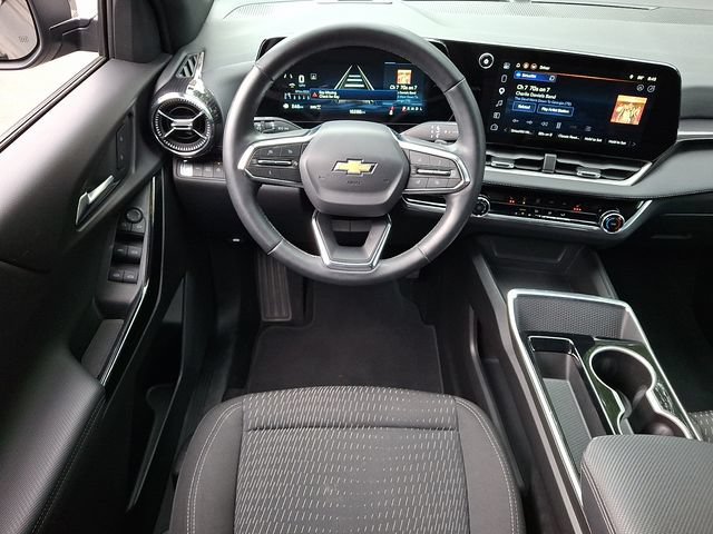 Used 2025 Chevrolet Equinox LT AWD/4WD image 11