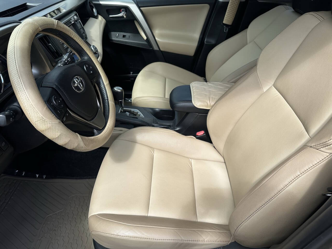 Used 2014 Toyota RAV4 Limited AWD/4WD image 10