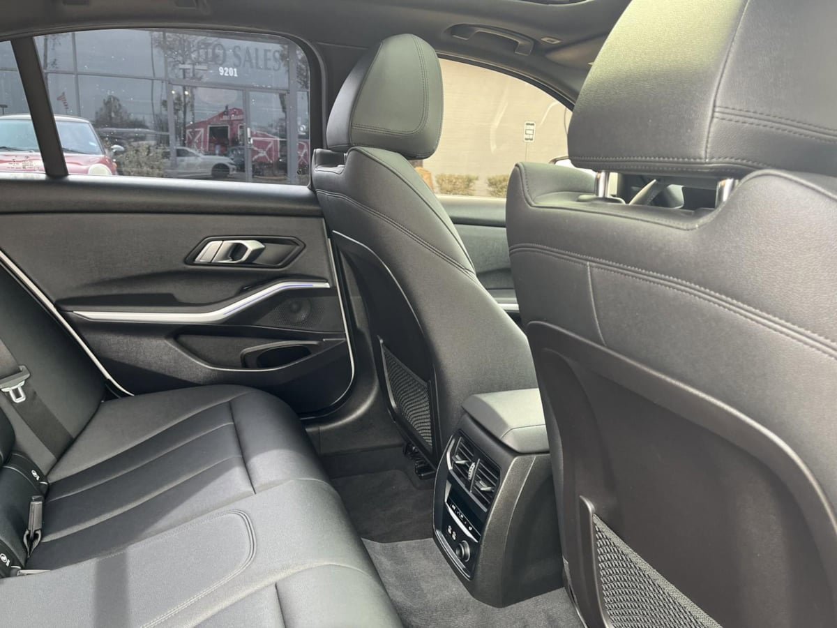 Used 2019 BMW 330i Sedan w/ Convenience Package image 29