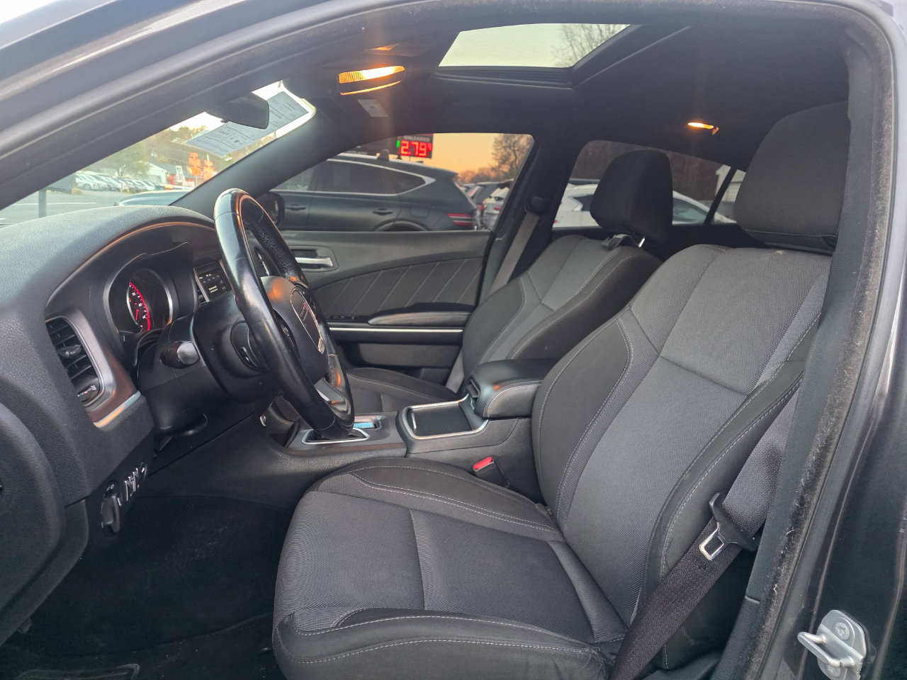 Used 2020 Dodge Charger SXT image 9