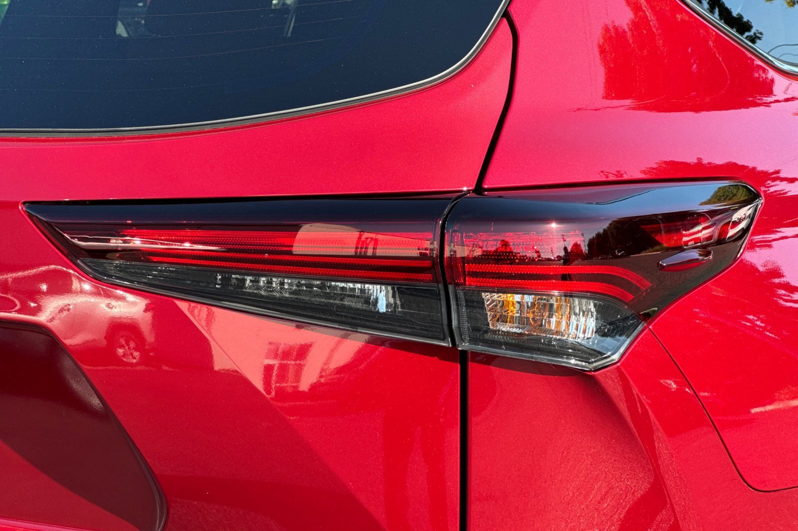 New 2025 Toyota Highlander Platinum image 33