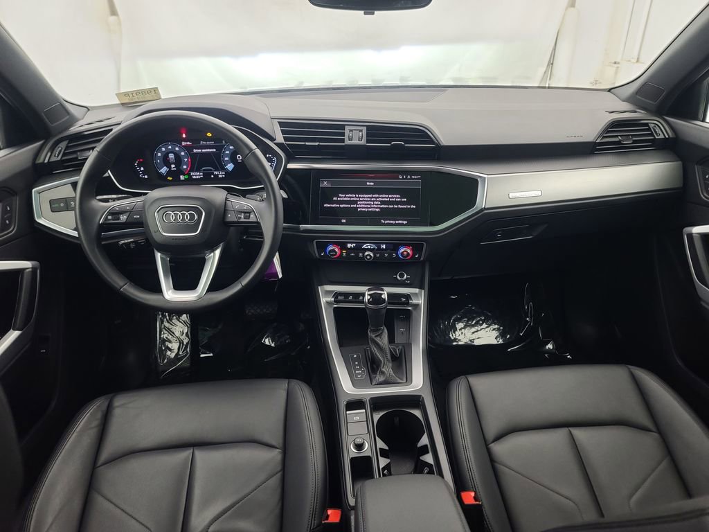 Used 2025 Audi Q3 2.0T Premium image 22