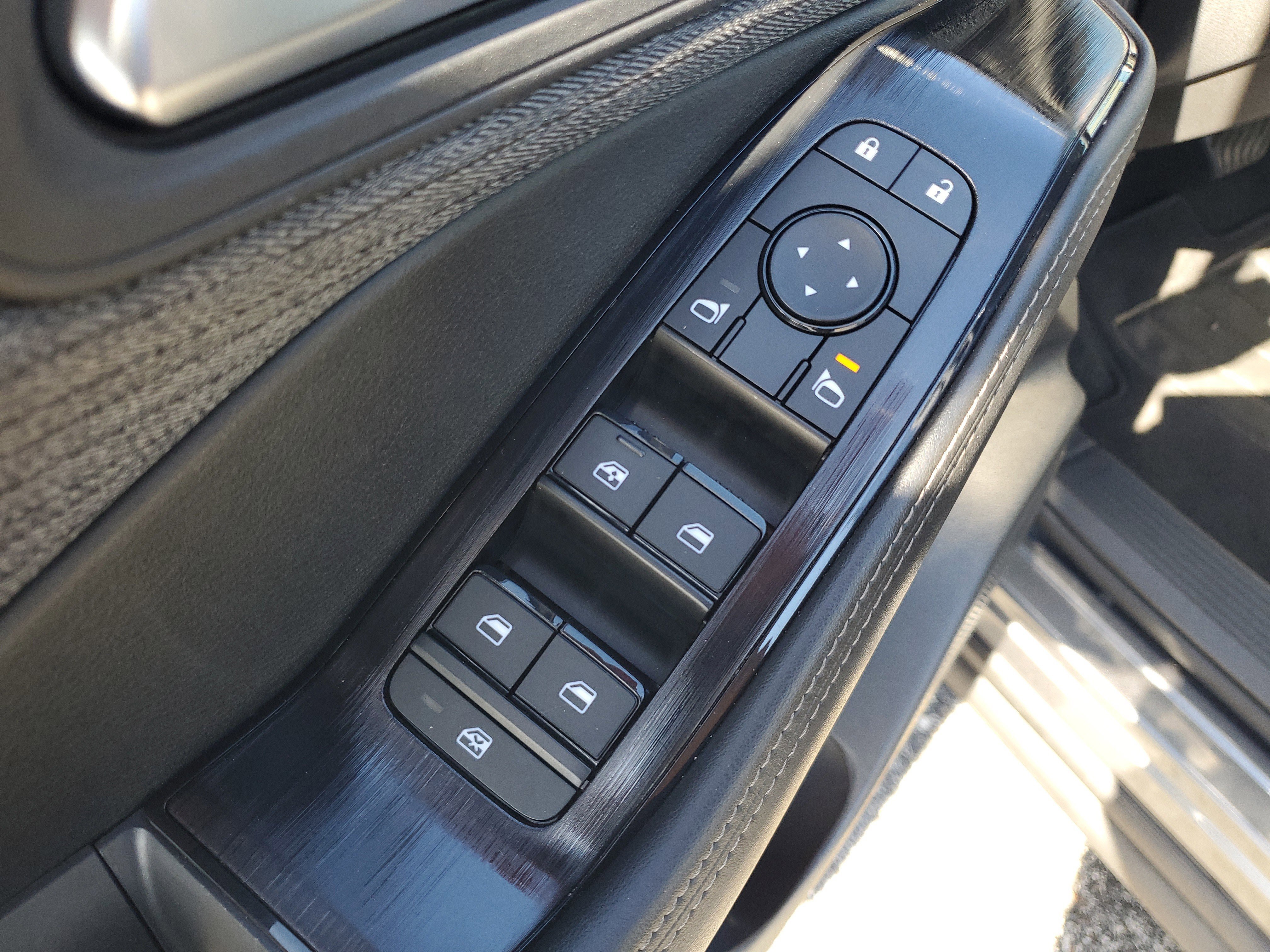 Certified 2023 Nissan Rogue SV image 11