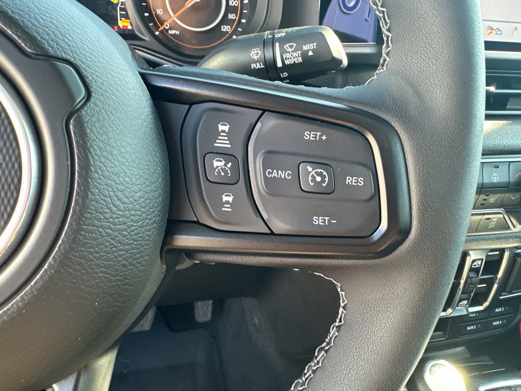 Used 2025 Jeep Gladiator Sport AWD/4WD image 17