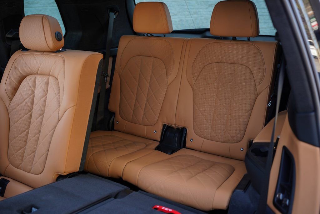 Used 2023 BMW X7 xDrive40i w/ M Sport Package image 25