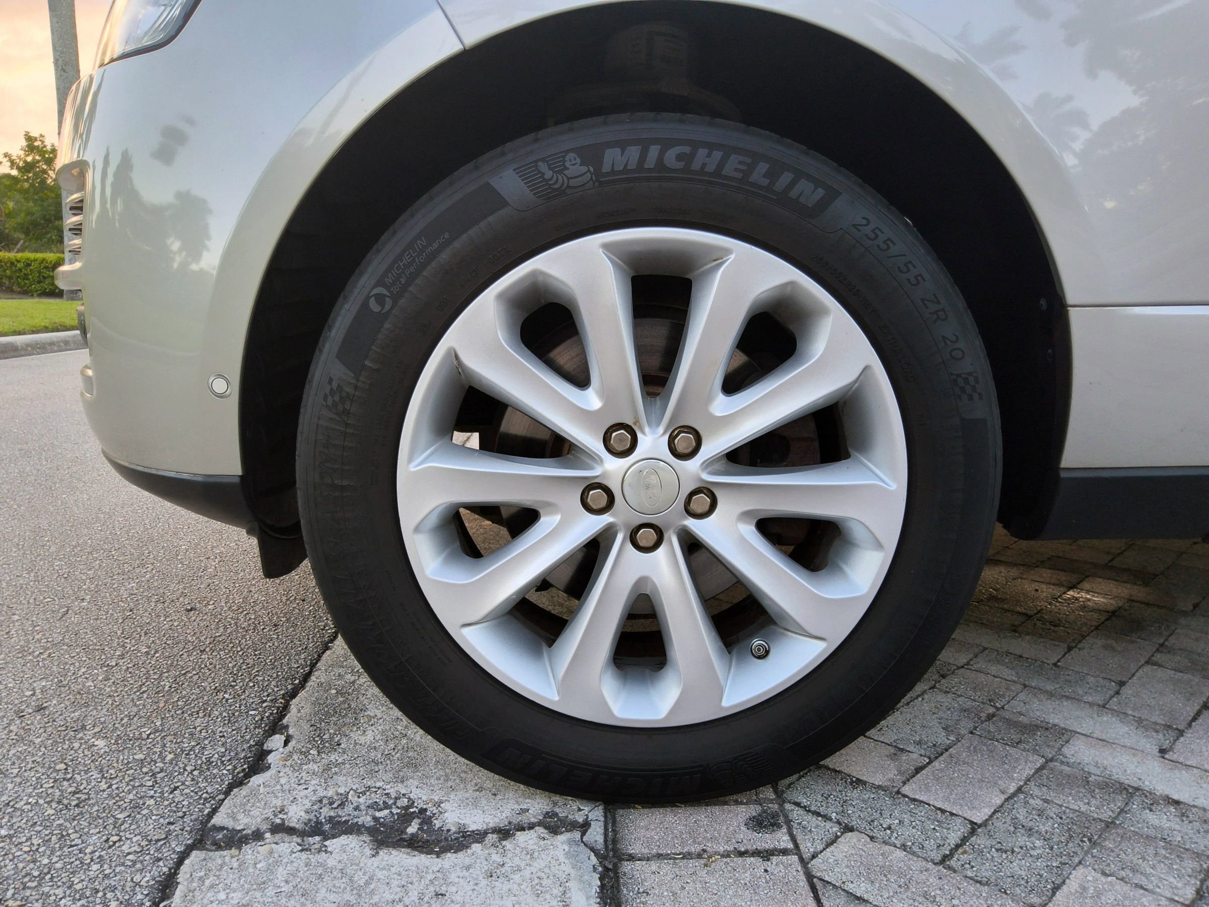 Used 2015 Land Rover Range Rover HSE image 45