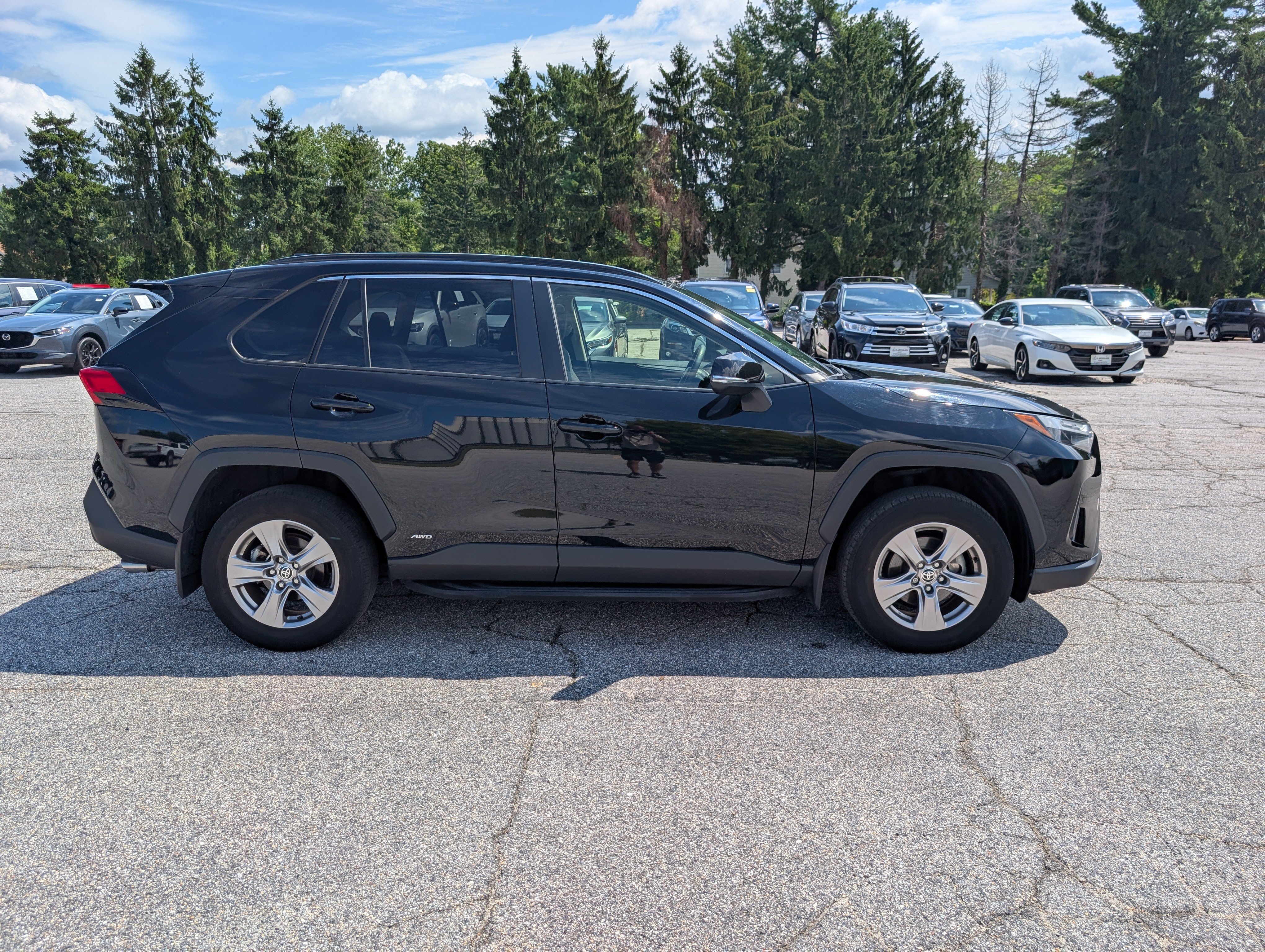 Used 2023 Toyota RAV4 XLE w/ Convenience Package AWD/4WD image 2