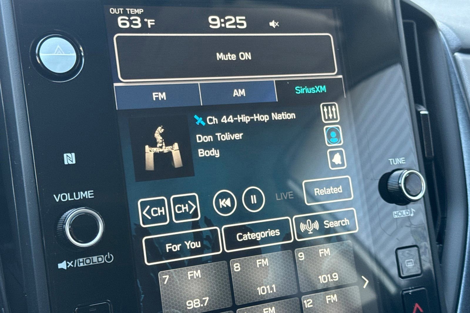 Certified 2025 Subaru Crosstrek 2.5i Limited w/ Crosstrek Mirror Package image 21