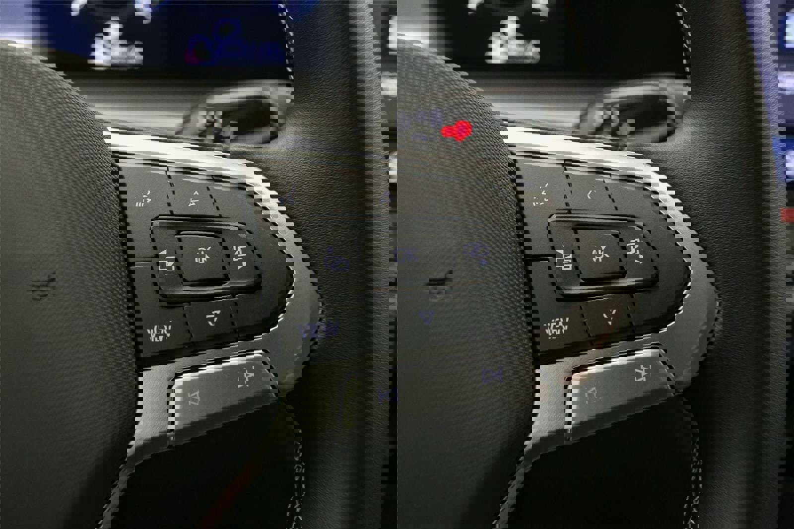 New 2025 Volkswagen Tiguan SE image 22