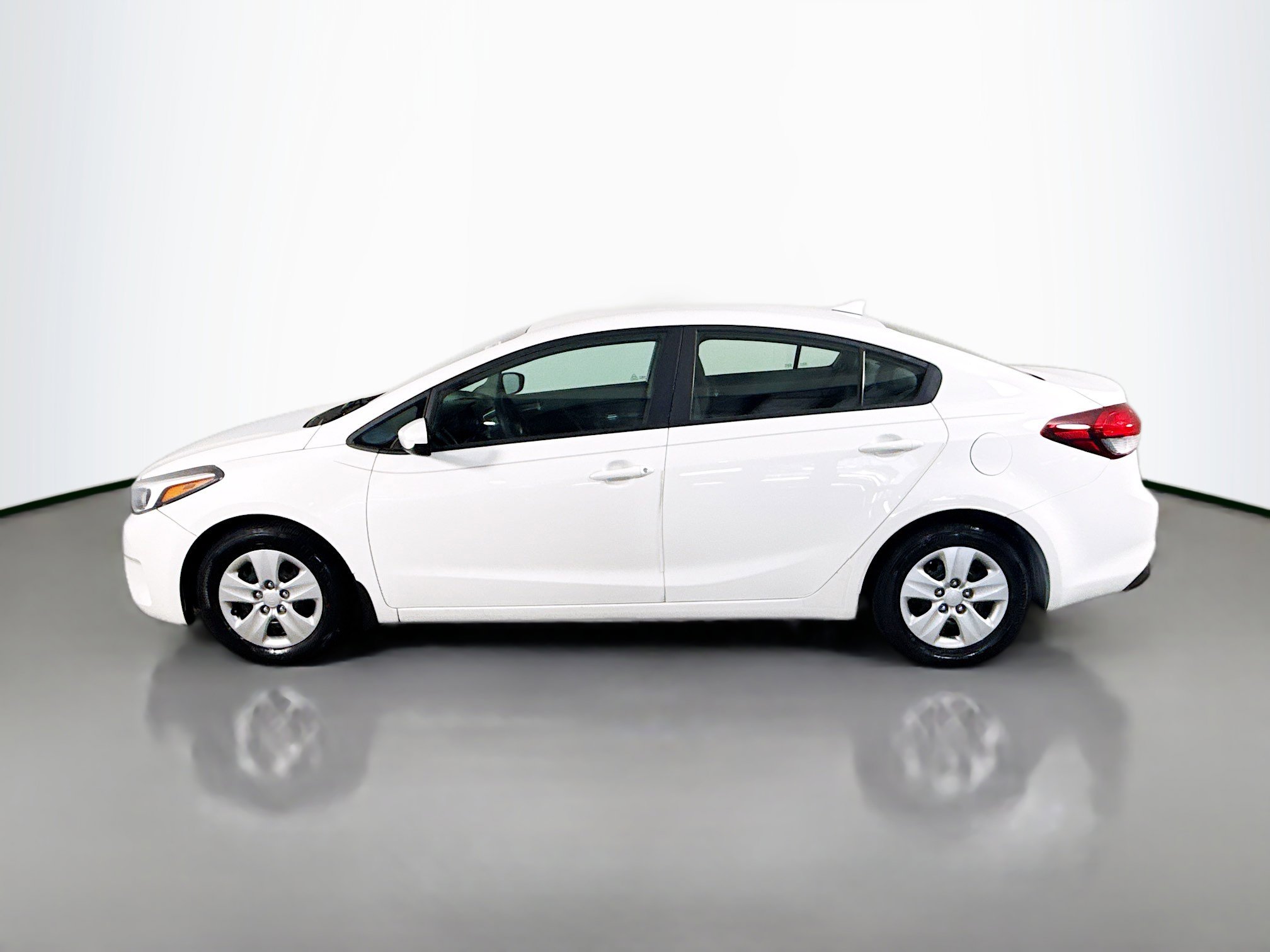 Used 2017 Kia Forte LX image 6