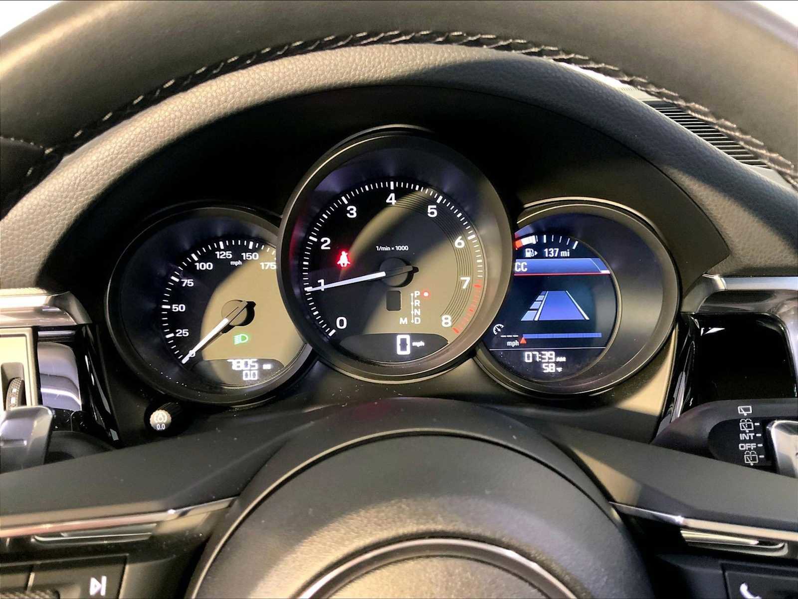 Certified 2025 Porsche Macan image 29