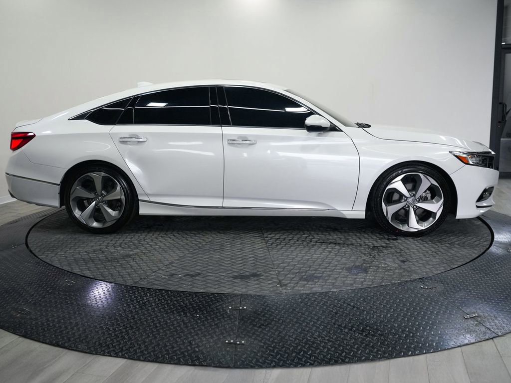 Used 2018 Honda Accord Touring image 5