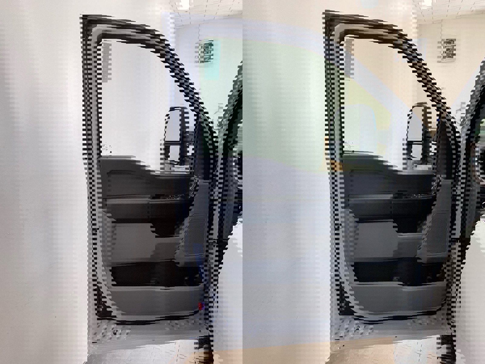 New 2026 Ford F250 XL w/ XL Chrome Package image 9